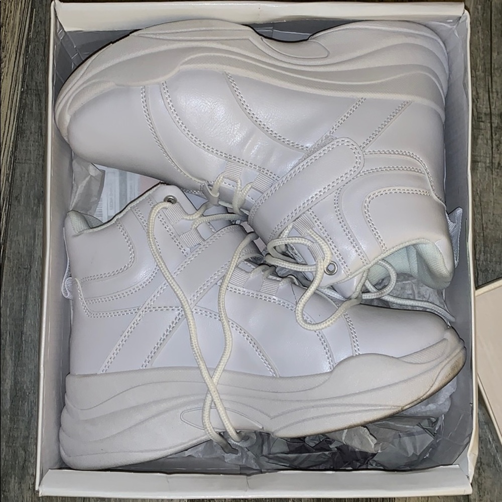 White chunky sneakers